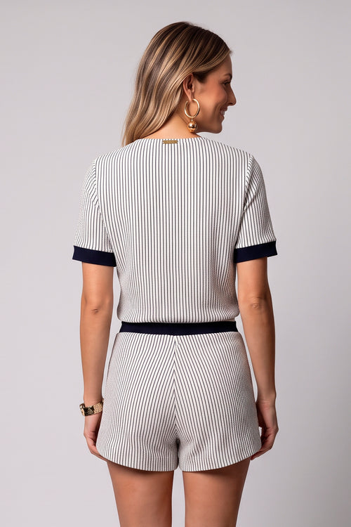 Carregar imagem 3 na visualização da galeria. COR: OFF WHITE / PRETO [colmeia-image:8496cad8-cb33-4c1a-b86d-cd04c4b42b01]