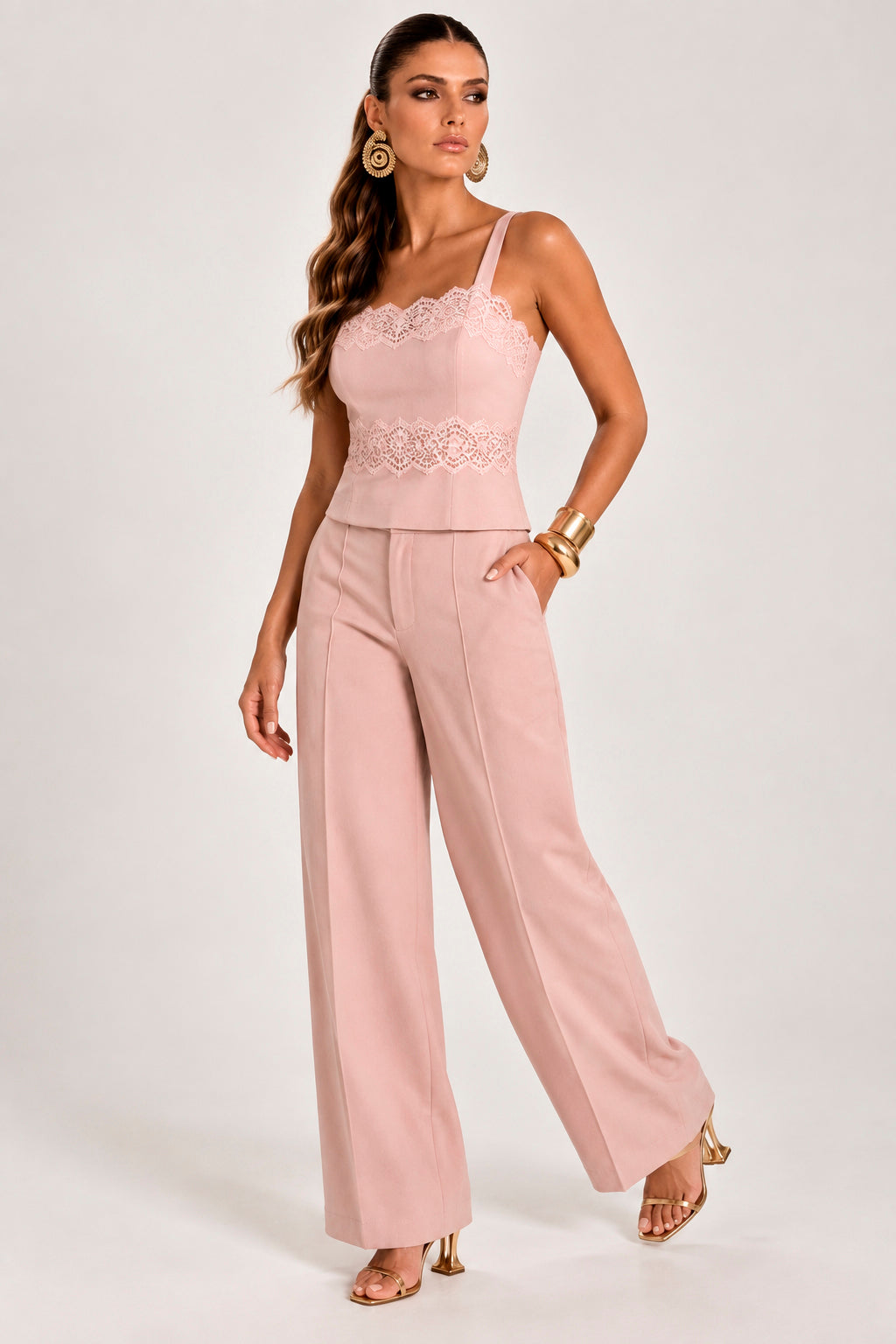 COR: ROSA CLARO [colmeia-image:b23f6b66-56ef-4247-a5c8-9573afd44342]