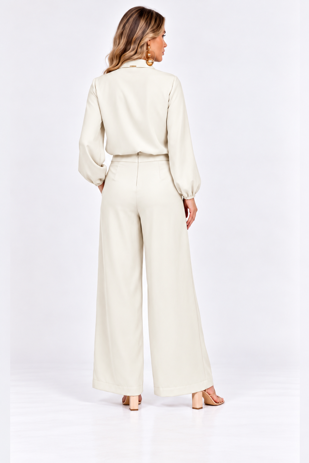 COR: OFF WHITE [colmeia-image:90d0e8de-dd4f-40a3-9102-aca23db45647]