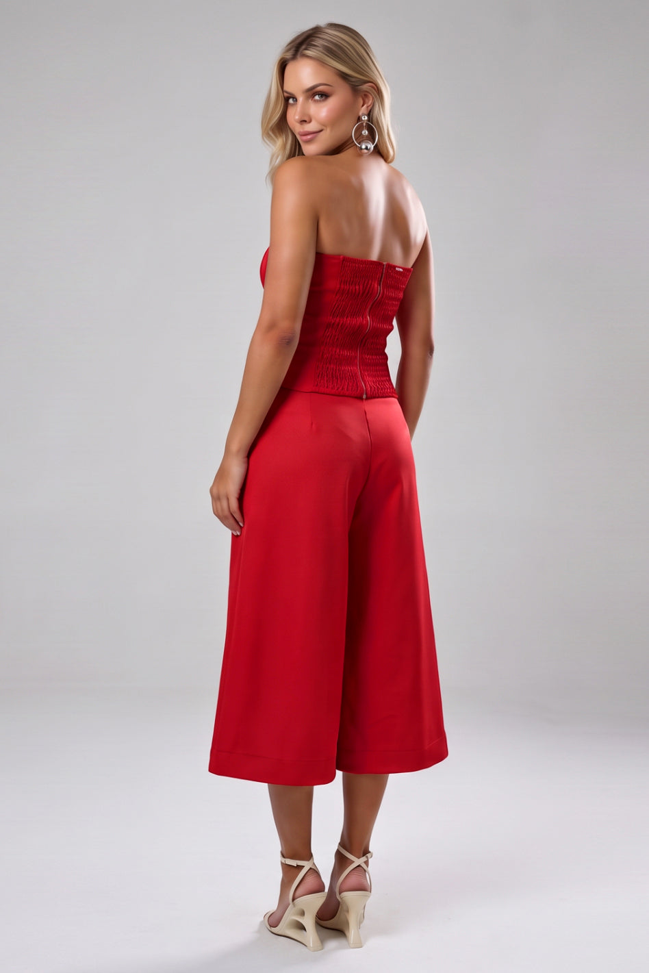 COR: VERMELHO [colmeia-image:e4bc4130-2304-4552-8b14-78debc08f762]