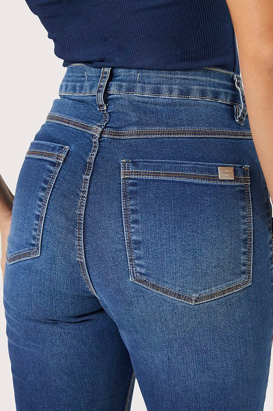 EA42CDE24B75D43AA8B81EA4AC9F46DDB7295E44854FDC900B52266E584C35C9