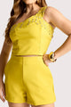 AMARELO