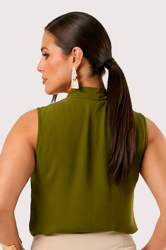 Blusa Gola com Faixa Integrada