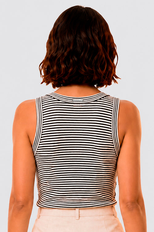 Carregar imagem 2 na visualização da galeria. Blusa Com Bordado
