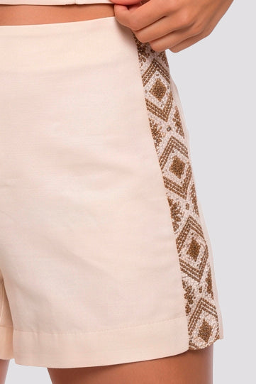 Carregar imagem 2 na visualização da galeria. Conjunto De Blusa E Short Com Recortes Em Renda