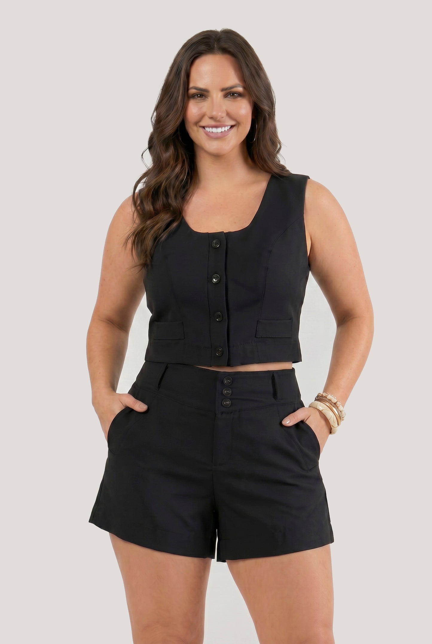 Conjunto Alfaiataria Com Colete E Short Curto