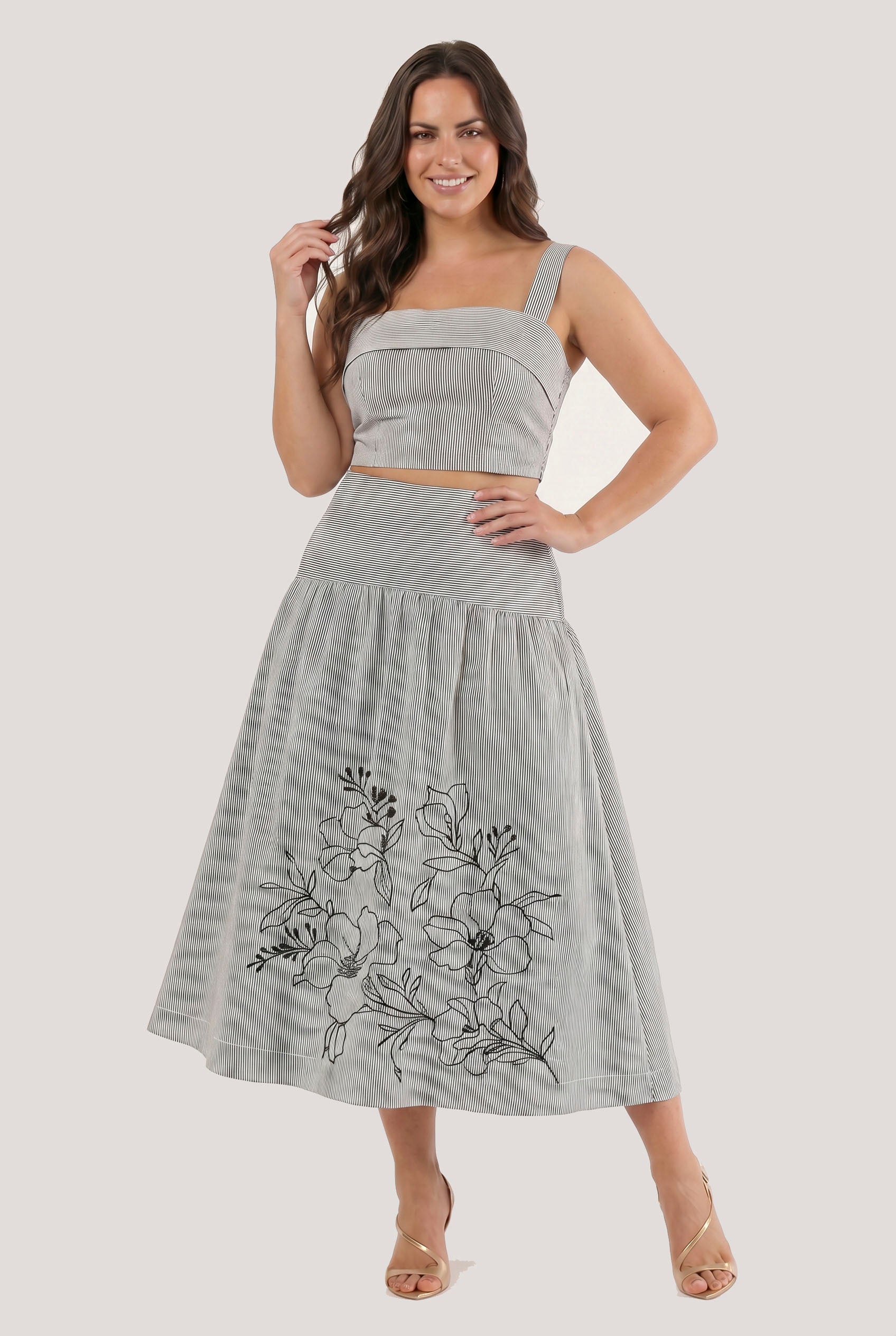 Conjunto De Blusa Com Alca Larga E Saia Midi