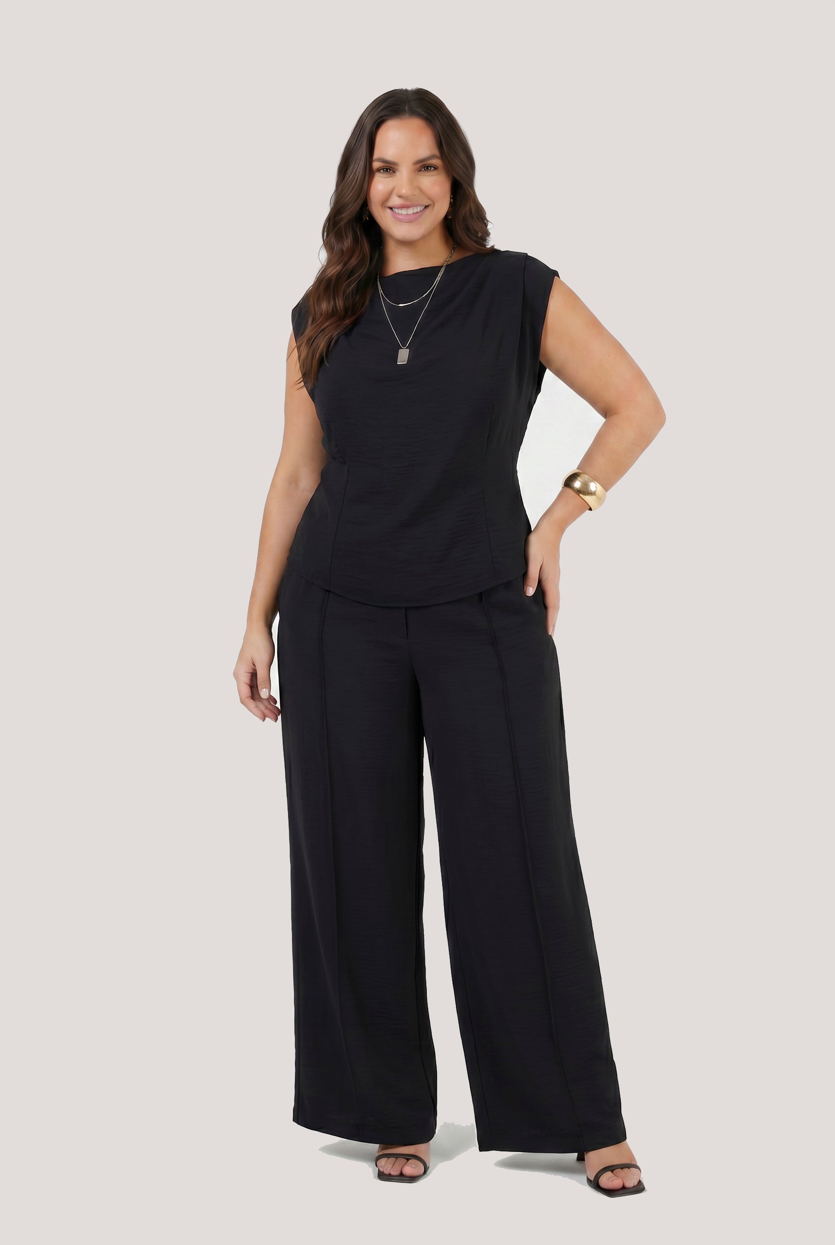 Calca Com Abotoamento Diferenciado