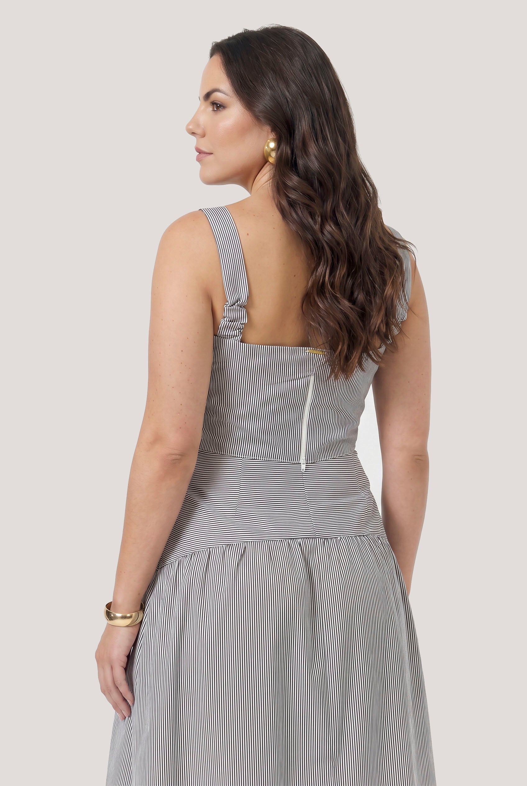 Conjunto De Blusa Com Alca Larga E Saia Midi